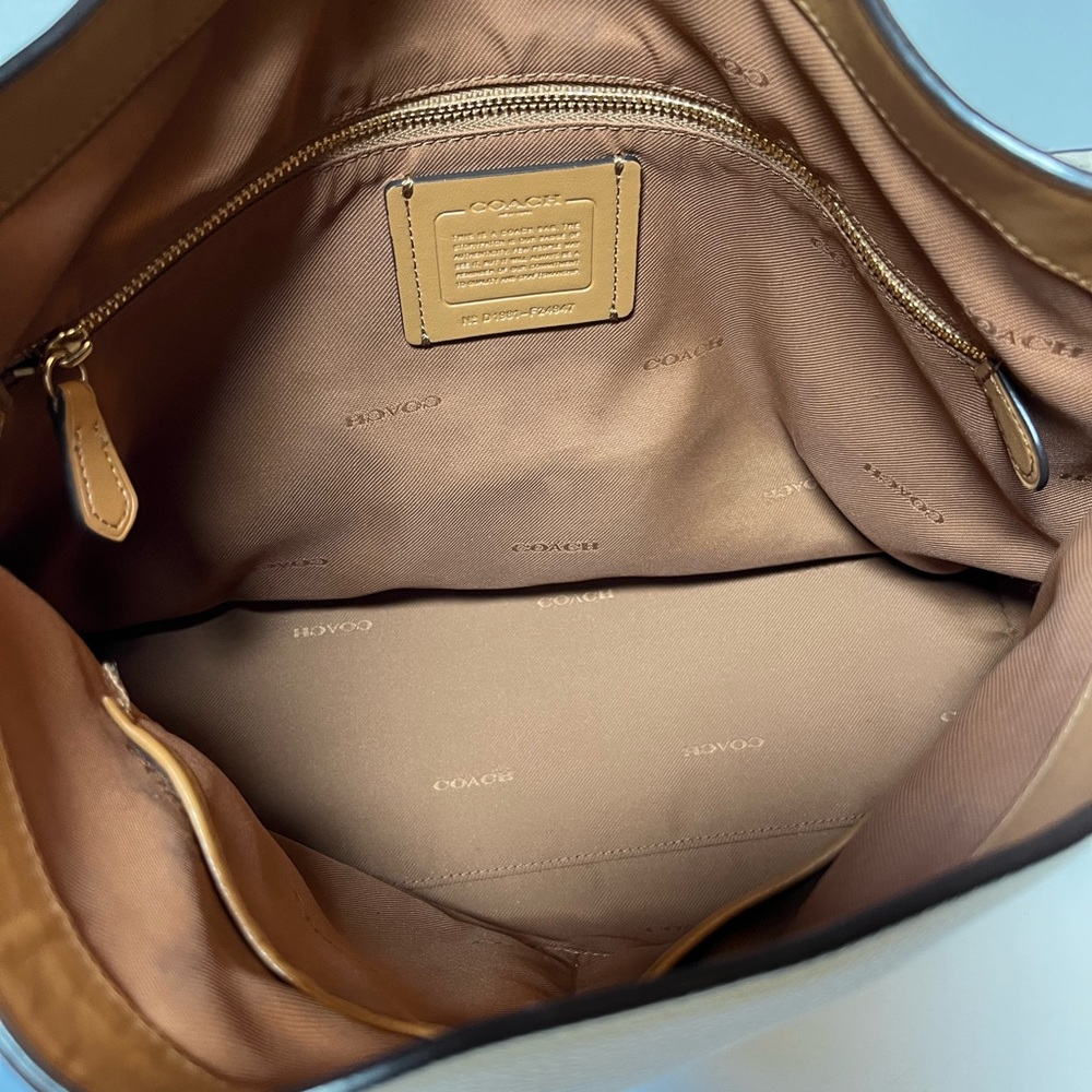 Coach Bag in cream - Picture 6 of 12